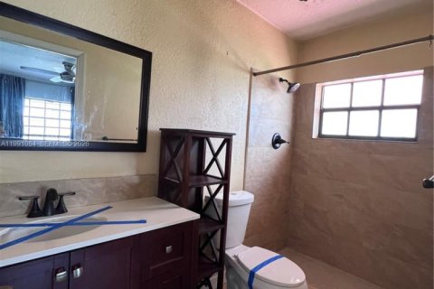 Casa en venta en Miami, Florida, 3 dormitorios, 139.35 m2 № 2056621 - foto 17