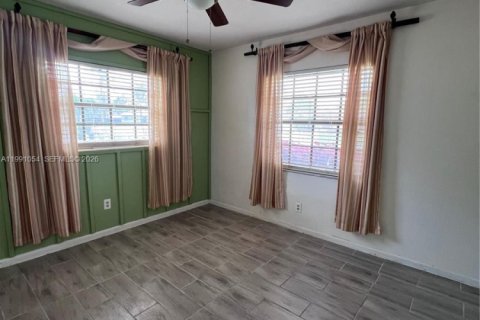 Casa en venta en Miami, Florida, 3 dormitorios, 139.35 m2 № 2056621 - foto 19