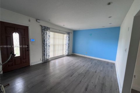 Casa en venta en Miami, Florida, 3 dormitorios, 139.35 m2 № 2056621 - foto 4