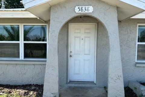 Appartement à louer à Port Richey, Floride: 2 chambres, 74.32 m2 № 2383968 - photo 2