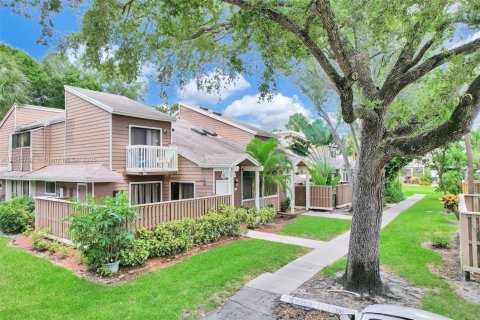 Adosado en venta en North Lauderdale, Florida, 2 dormitorios, 116.31 m2 № 1842946 - foto 1