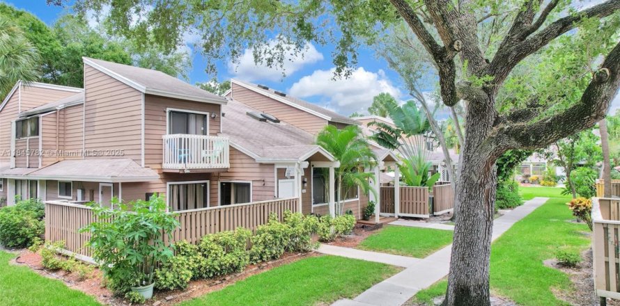 Adosado en North Lauderdale, Florida 2 dormitorios, 116.31 m2 № 1842946