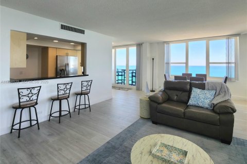 Copropriété à louer à Hollywood, Floride: 2 chambres, 123.56 m2 № 2154592 - photo 5