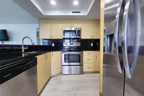 Copropriété à louer à Hollywood, Floride: 2 chambres, 123.56 m2 № 2154592 - photo 12