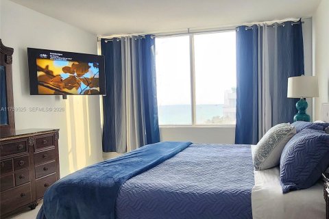 Copropriété à louer à Hollywood, Floride: 2 chambres, 123.56 m2 № 2154592 - photo 16