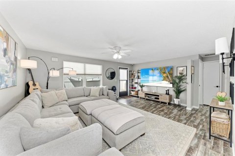 House in Sarasota, Florida 2 bedrooms, 122.45 sq.m. № 2398510 - photo 3