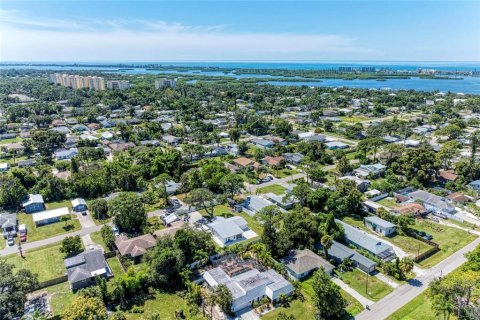 House in Sarasota, Florida 2 bedrooms, 122.45 sq.m. № 2398510 - photo 13