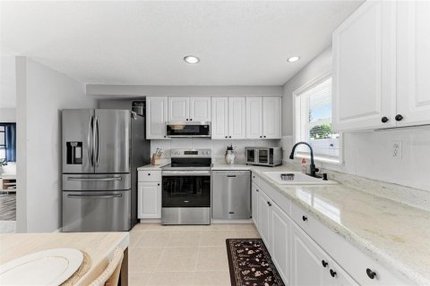 House in Sarasota, Florida 2 bedrooms, 122.45 sq.m. № 2398510 - photo 25