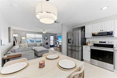 House in Sarasota, Florida 2 bedrooms, 122.45 sq.m. № 2398510 - photo 26