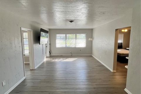 Villa ou maison à louer à Dunedin, Floride: 2 chambres, 95.88 m2 № 2419899 - photo 6