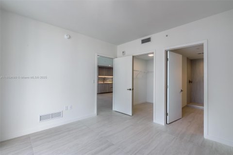 Купить кондоминиум в Майами, Флорида 45.06м2, № 1980238 - фото 25