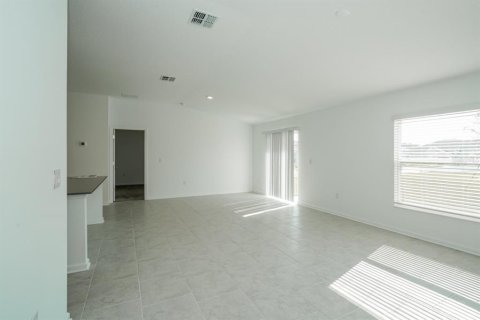Villa ou maison à louer à Bartow, Floride: 3 chambres, 144.93 m2 № 2100544 - photo 2