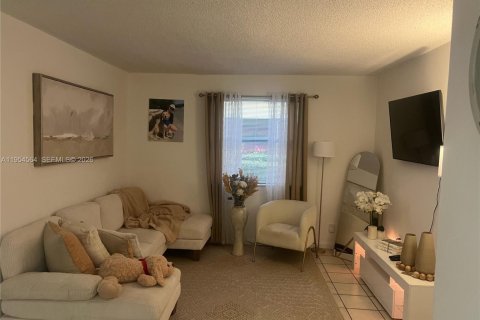 Снять в аренду кондоминиум в Суитуотер, Флорида 2 спальни, 70.42м2, № 2008375 - фото 2