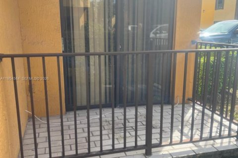 Кондоминиум с 2 спальнями в Суитуотер, Флорида № 2008375