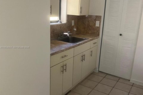 Снять в аренду кондоминиум в Суитуотер, Флорида 2 спальни, 70.42м2, № 2008375 - фото 23