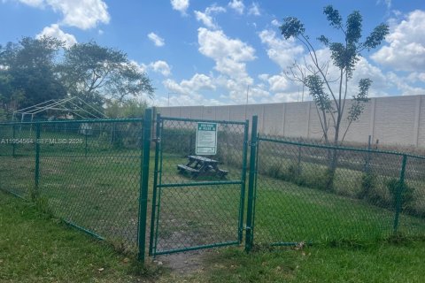 Снять в аренду кондоминиум в Суитуотер, Флорида 2 спальни, 70.42м2, № 2008375 - фото 22