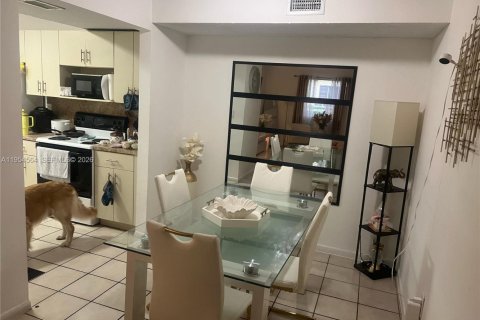 Снять в аренду кондоминиум в Суитуотер, Флорида 2 спальни, 70.42м2, № 2008375 - фото 8