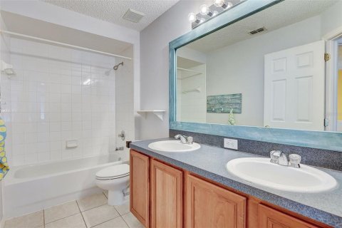 House in Orlando, Florida 4 bedrooms, 216.37 sq.m. № 1190199 - photo 24