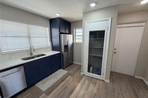 Снять в аренду квартиру в Дейтона-Бич, Флорида 3 комнаты, 83.61м2, № 2097913 - фото 10
