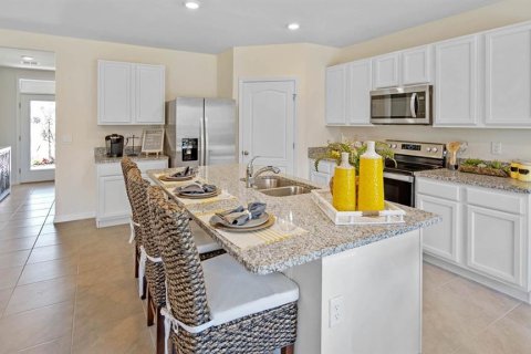 House in Davenport, Florida 5 bedrooms, 241.64 sq.m. № 1652011 - photo 4