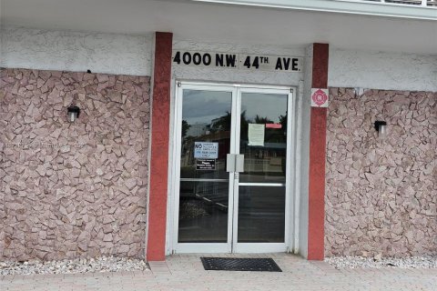 Condominio en venta en Lauderdale Lakes, Florida, 2 dormitorios, 102.38 m2 № 1984945 - foto 29