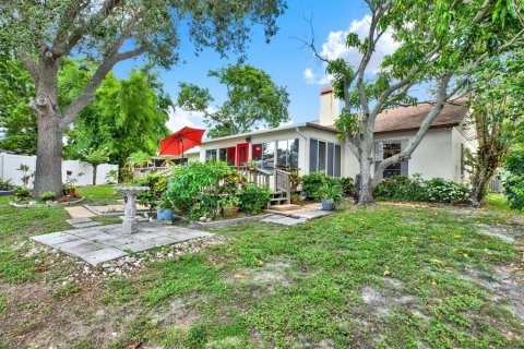 House in Tampa, Florida 2 bedrooms, 187.48 sq.m. № 1810558 - photo 14