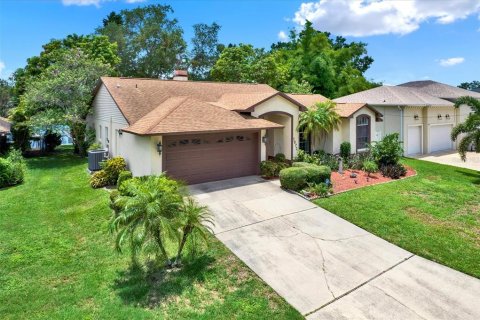 House in Tampa, Florida 2 bedrooms, 187.48 sq.m. № 1810558 - photo 3
