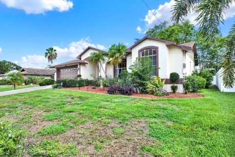 House in Tampa, Florida 2 bedrooms, 187.48 sq.m. № 1810558 - photo 5