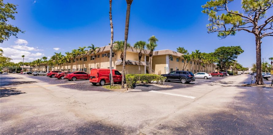 Condo in Oakland Park, Florida, 1 bedroom  № 1752575