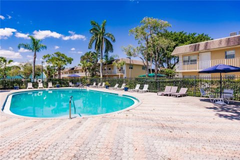 Condo in Oakland Park, Florida, 1 bedroom  № 1752575 - photo 3