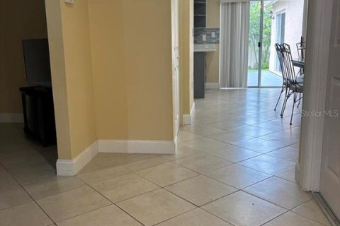 House in Pinellas Park, Florida 3 bedrooms, 143.44 sq.m. № 1803902 - photo 5