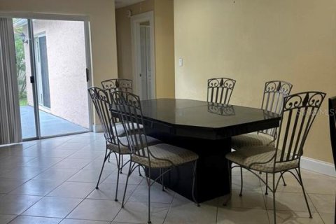 House in Pinellas Park, Florida 3 bedrooms, 143.44 sq.m. № 1803902 - photo 6