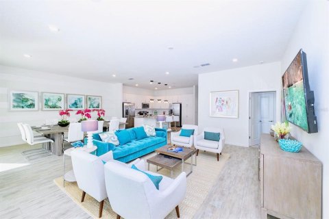 Casa en venta en Kissimmee, Florida, 12 dormitorios, 452.81 m2 № 2227824 - foto 8