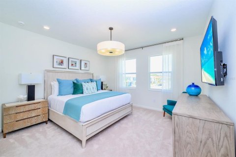 Casa en venta en Kissimmee, Florida, 12 dormitorios, 452.81 m2 № 2227824 - foto 11