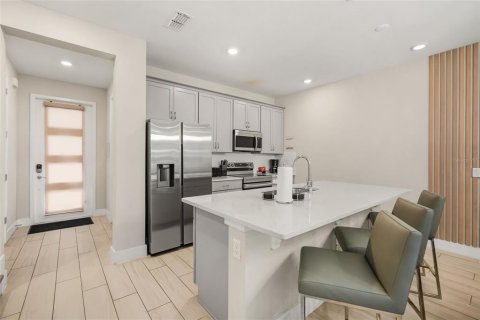 Touwnhouse à vendre à Kissimmee, Floride: 3 chambres, 158.68 m2 № 2427379 - photo 4