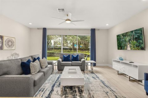 Touwnhouse à vendre à Kissimmee, Floride: 3 chambres, 158.68 m2 № 2427379 - photo 2