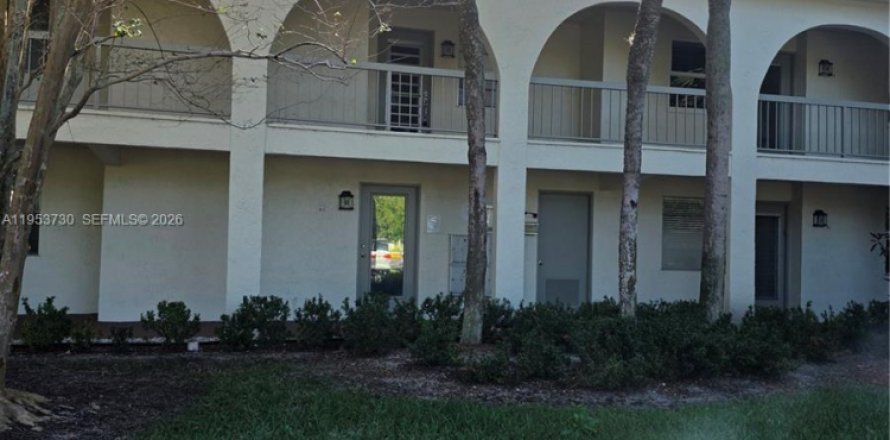 Condominio en Coconut Creek, Florida, 1 dormitorio № 2054776