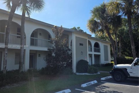 Condominio en venta en Coconut Creek, Florida, 1 dormitorio, 73.76 m2 № 2054776 - foto 2