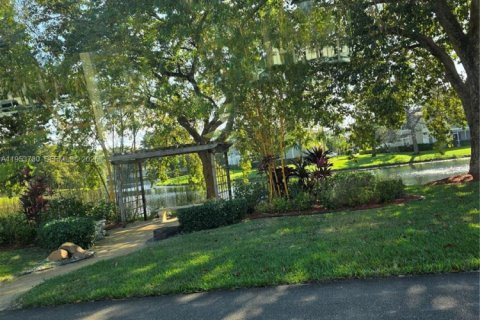 Condominio en venta en Coconut Creek, Florida, 1 dormitorio, 73.76 m2 № 2054776 - foto 25