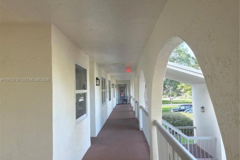 Condominio en venta en Coconut Creek, Florida, 1 dormitorio, 73.76 m2 № 2054776 - foto 7