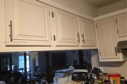 Condominio en venta en Coconut Creek, Florida, 1 dormitorio, 73.76 m2 № 2054776 - foto 11