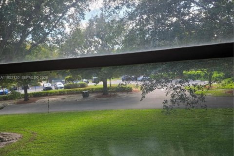 Condominio en venta en Coconut Creek, Florida, 1 dormitorio, 73.76 m2 № 2054776 - foto 12