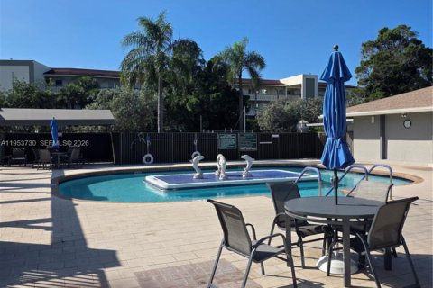 Condominio en venta en Coconut Creek, Florida, 1 dormitorio, 73.76 m2 № 2054776 - foto 26