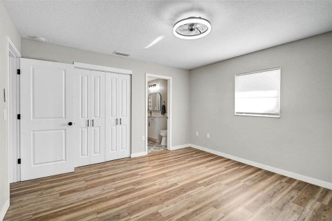House in Sarasota, Florida 3 bedrooms, 143.63 sq.m. № 1587709 - photo 18
