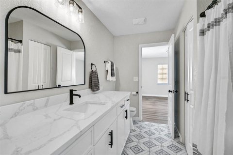 House in Sarasota, Florida 3 bedrooms, 143.63 sq.m. № 1587709 - photo 19