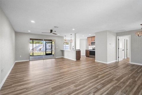 House in Sarasota, Florida 3 bedrooms, 143.63 sq.m. № 1587709 - photo 7