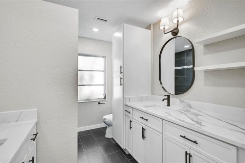 House in Sarasota, Florida 3 bedrooms, 143.63 sq.m. № 1587709 - photo 28