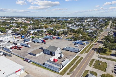 Снять в аренду коммерческую недвижимость в Ларго, Флорида 316.89м2, № 2108528 - фото 4