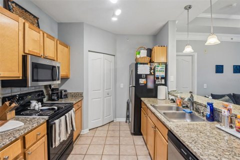 Immobilier commercial à vendre à Tampa, Floride: 2 chambres, 107.58 m2 № 2423658 - photo 8
