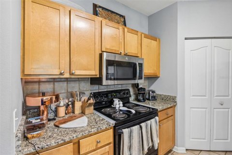 Immobilier commercial à vendre à Tampa, Floride: 2 chambres, 107.58 m2 № 2423658 - photo 9